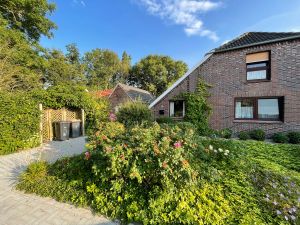 23966390-Ferienwohnung-3-Wittmund-300x225-0