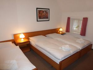 22427599-Ferienwohnung-5-Wohlenberg-300x225-4