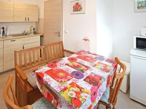 24004489-Ferienwohnung-4-Woldzegarten-300x225-4