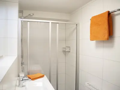 INSIDE, BATHROOM