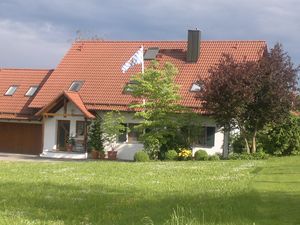 Ferienwohnung für 5 Personen in Wolfersdorf