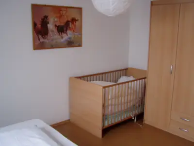 Schlafzimmer 1