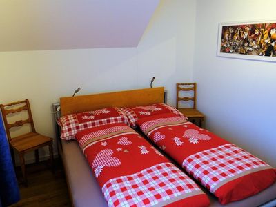 Schlafzimmer mit Doppelbett