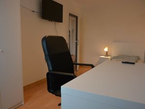 23953256-Ferienwohnung-7-Worms-300x225-4