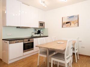 23559711-Ferienwohnung-4-Wremen-300x225-0