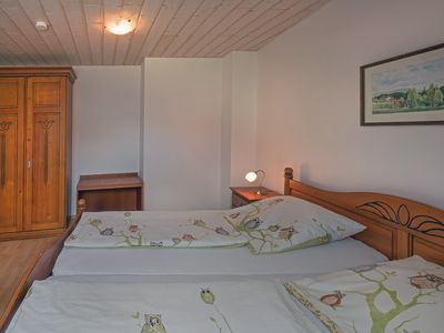 Schlafzimmer mit Doppelbett