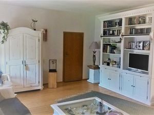 23827409-Ferienwohnung-3-Wustrow (Ostseebad)-300x225-2