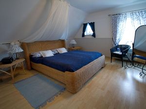 23827409-Ferienwohnung-3-Wustrow (Ostseebad)-300x225-4