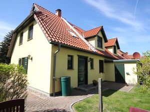 18387757-Ferienwohnung-4-Wustrow (Ostseebad)-300x225-2