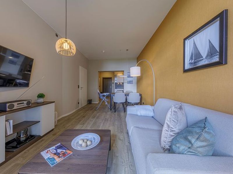 22462195-Ferienwohnung-3-Wustrow (Ostseebad)-800x600-0