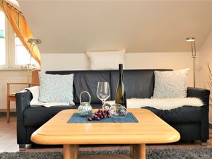 23957669-Ferienwohnung-6-Wustrow (Ostseebad)-300x225-0