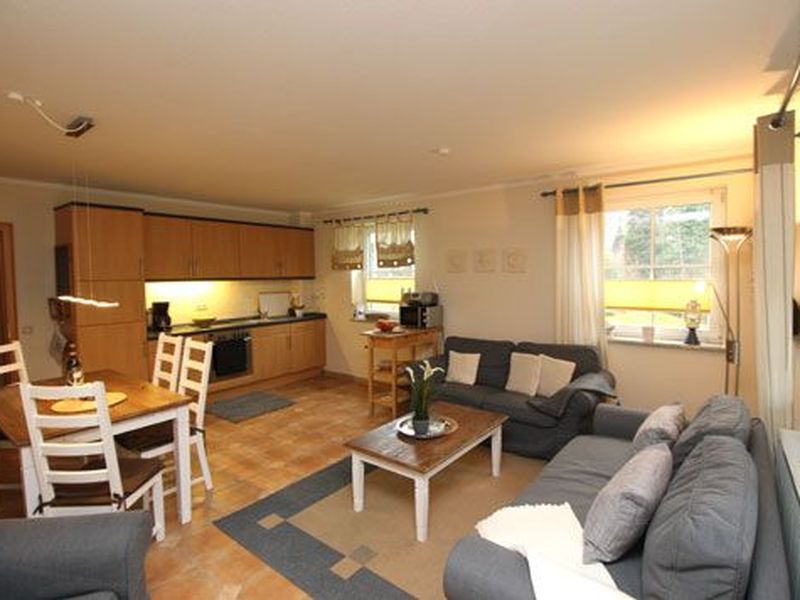 23957664-Ferienwohnung-6-Wustrow (Ostseebad)-800x600-1