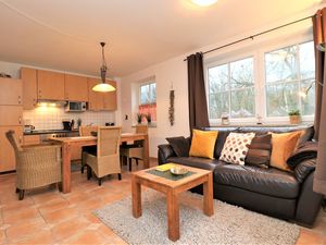 23957665-Ferienwohnung-4-Wustrow (Ostseebad)-300x225-0