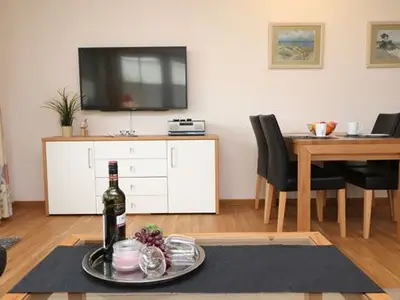 Ferienwohnung für 2 Personen (53 m²) in Wustrow (Ostseebad) 2/10
