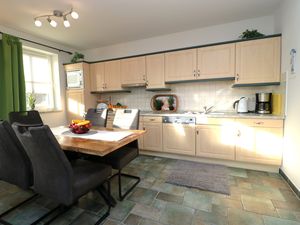 23957682-Ferienwohnung-5-Wustrow (Ostseebad)-300x225-1