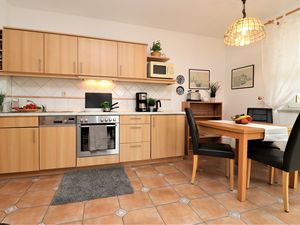 23957684-Ferienwohnung-2-Wustrow (Ostseebad)-300x225-1