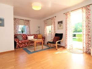 23885358-Ferienwohnung-6-Wustrow (Ostseebad)-300x225-1