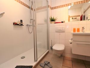 23957703-Ferienwohnung-4-Wustrow (Ostseebad)-300x225-2