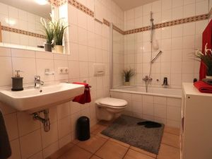 23957701-Ferienwohnung-3-Wustrow (Ostseebad)-300x225-3