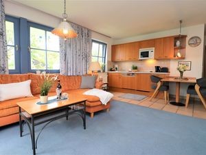 23957710-Ferienwohnung-4-Wustrow (Ostseebad)-300x225-1