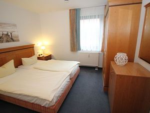 23957718-Ferienwohnung-4-Wustrow (Ostseebad)-300x225-3