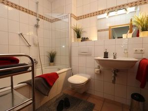 23957726-Ferienwohnung-4-Wustrow (Ostseebad)-300x225-4