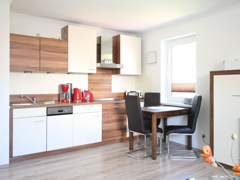 23879044-Ferienwohnung-2-Wustrow (Ostseebad)-800x600-2