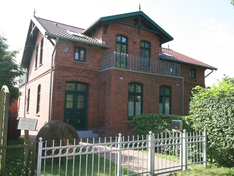 23879059-Ferienwohnung-4-Wustrow (Ostseebad)-800x600-0