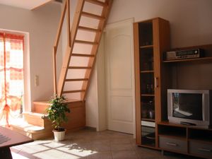 23879086-Ferienwohnung-4-Wustrow (Ostseebad)-300x225-2