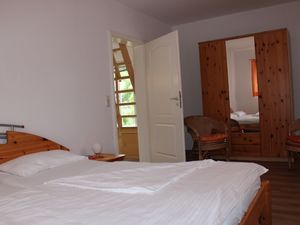 23879086-Ferienwohnung-4-Wustrow (Ostseebad)-300x225-5