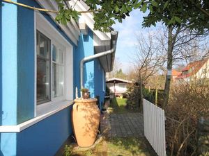 22300313-Ferienwohnung-2-Wustrow (Ostseebad)-300x225-3