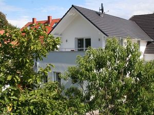 18354530-Ferienwohnung-4-Wustrow (Ostseebad)-300x225-3