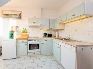 23955610-Ferienwohnung-3-Wustrow (Ostseebad)-300x225-2