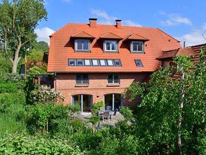 24038944-Ferienwohnung-4-Wustrow (Ostseebad)-300x225-0