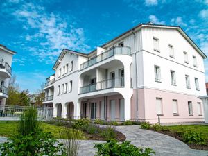 24039043-Ferienwohnung-4-Wustrow (Ostseebad)-300x225-2