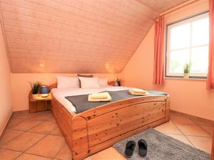 23885314-Ferienwohnung-4-Wustrow (Ostseebad)-300x225-2