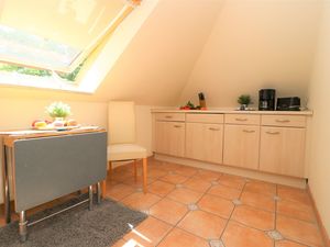 23885366-Ferienwohnung-3-Wustrow (Ostseebad)-300x225-2