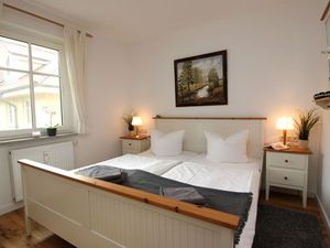 23885370-Ferienwohnung-4-Wustrow (Ostseebad)-300x225-3