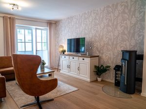 24039041-Ferienwohnung-4-Wustrow (Ostseebad)-300x225-2