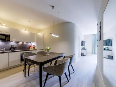 Ferienwohnung Kroonkieker Ostseebad Wustrow ZweiWasser Alte Seefahrtschule Küche und Essbereich