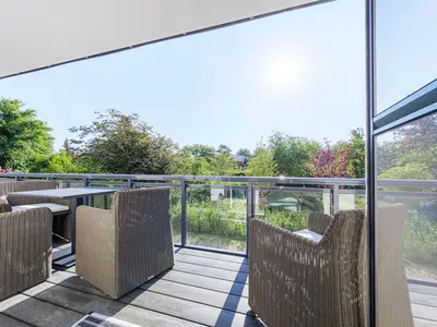 Ferienwohnung Achterndieck Ostseebad Wustrow ZweiWasser Alte Seefahrtschule Großzügiger Balkon