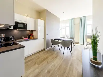 Ferienwohnung Wellenmeer Ostseebad Wustrow ZweiWasser Alte Seefahrtschule Küche und Essbereich