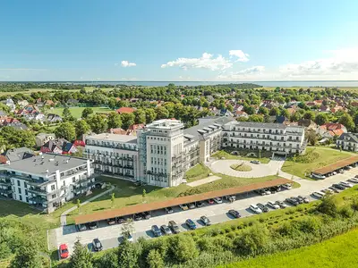 Ferienwohnung Wellenmeer Ostseebad Wustrow ZweiWasser Alte Seefahrtschule Aussenansicht