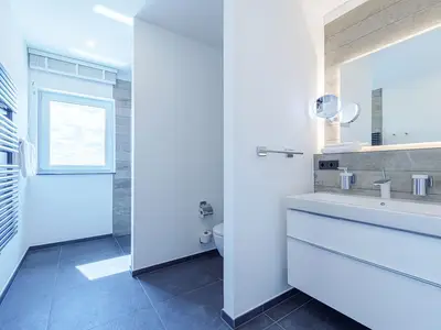 Ferienwohnung Vitus Bering Suite Ostseebad Wustrow ZweiWasser Alte Seefahrtschule Bad