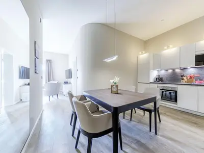 Ferienwohnung Humboldsuite Ostseebad Wustrow ZweiWasser Alte Seefahrtschule Küche mit Essbereich