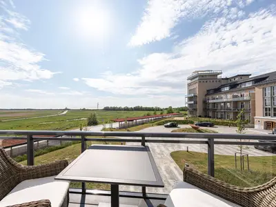 Ferienwohnung Störtebeker Suite Ostseebad Wustrow ZweiWasser Alte Seefahrtschule Sonnenbalkon mit Ausblick