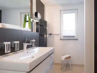Ferienwohnung Seesinn Wustrow modernes Bad mit Dusche