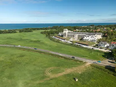Ferienwohnung Boddendeck Ostseebad Wustrow ZweiWasser Alte Seefahrtschule Drohnenaufnahme Aussenansicht