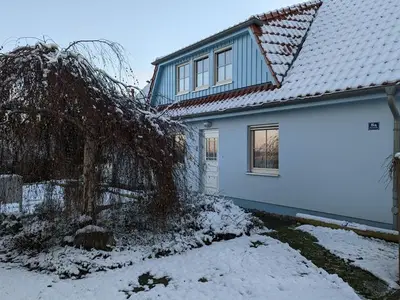 Ferienwohnung für 3 Personen (58 m²) in Wustrow (Ostseebad) 1/10
