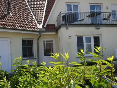 Ferienwohnung für 3 Personen (63 m²) in Wustrow (Ostseebad) 1/10